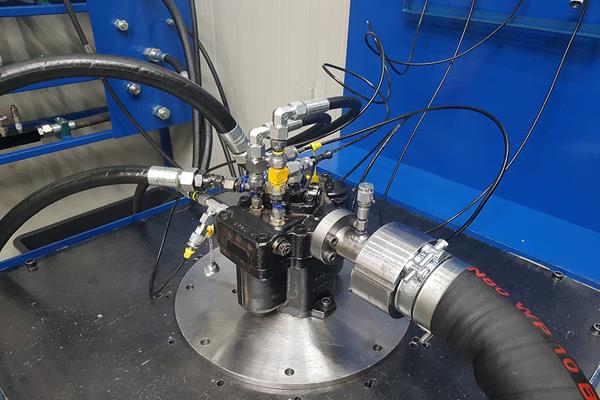 Pompa hydrauliczna – czym jest, awarie, naprawa i regeneracja pomp hydraulicznych