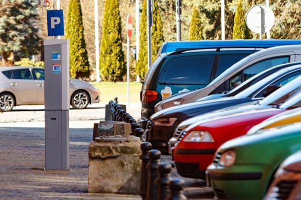 Parkowanie w Kołobrzegu będzie droższe – przegłosowali